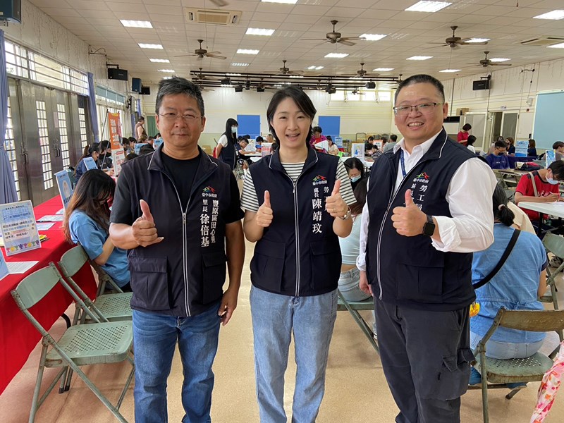 豐原區田心里里長徐倍基至現場關心致意