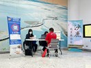 徵才活動廠商與求職者面試