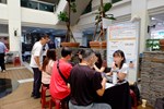 12公司人資向求職民眾說明工作內容