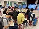 無紙化徵才，求職者等候面試叫號