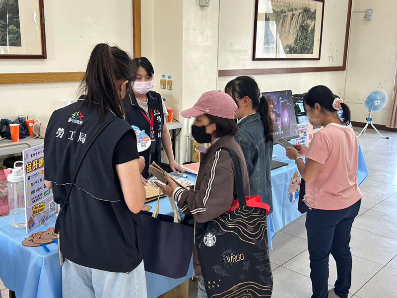 18-邀請民眾填寫線上滿意度贈送精美小禮